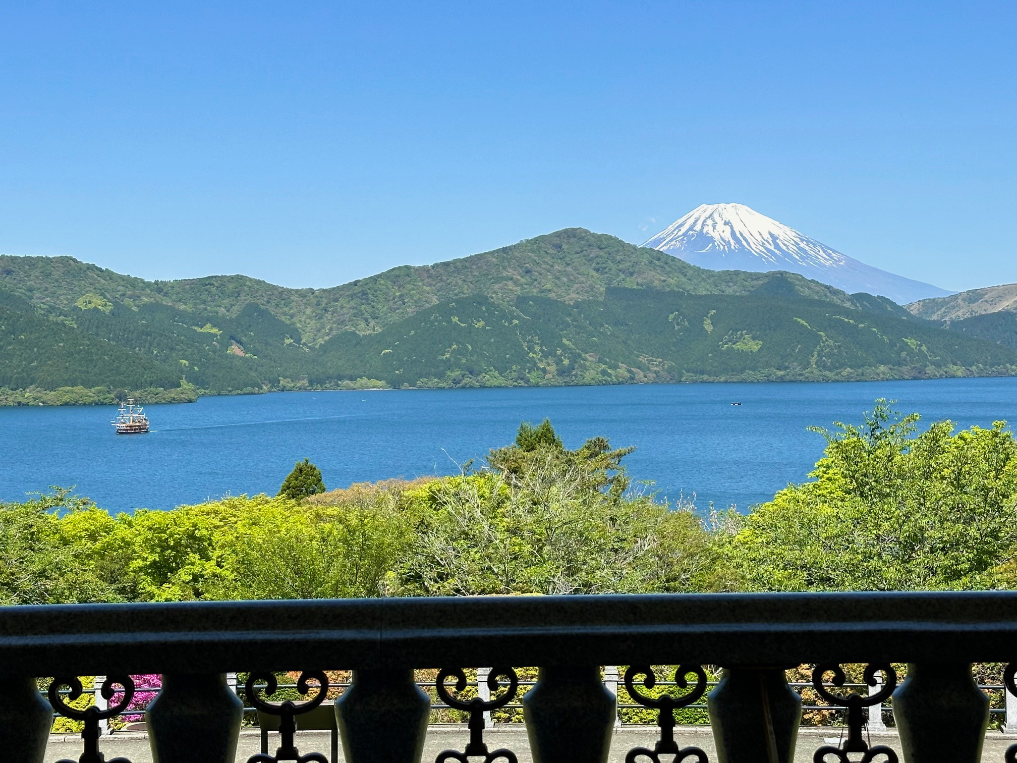 離宮の歴史に思いをはせる贅沢な空間